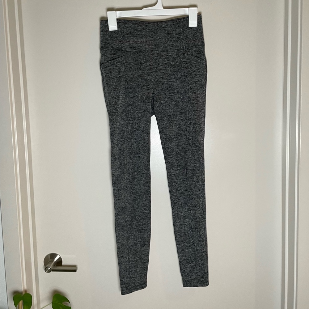 Athleta Black and White Textured Pocket Leggings